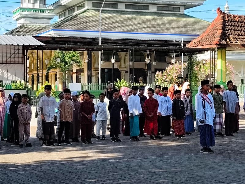 UPACARA HARI SANTRI
